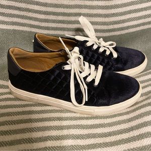 Kate Spade Fleet‎ Blue Velvet Quilted Sneakers Size 7B